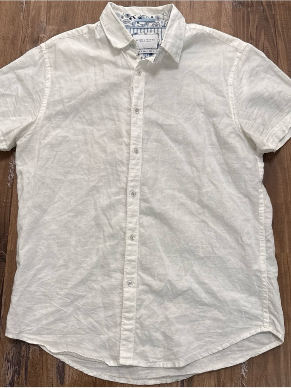 Men's Short-Sleeve Button-Up Shirt in White